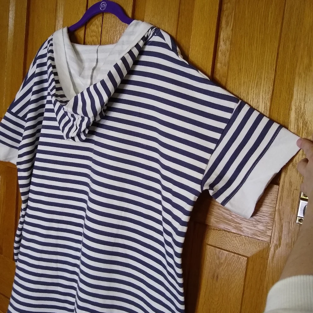 Easel navy & ivory striped oversize short sleeve hoodie - Picture 10 of 14